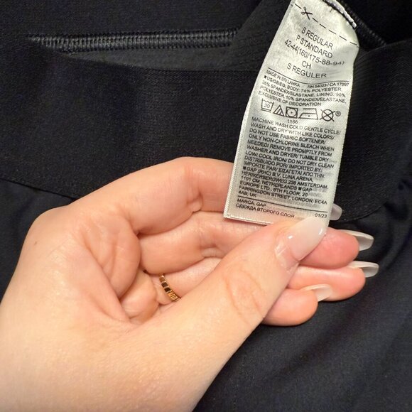 GapFit Eclipse Split-Front Exercise Skort Black Small - Picture 9 of 9